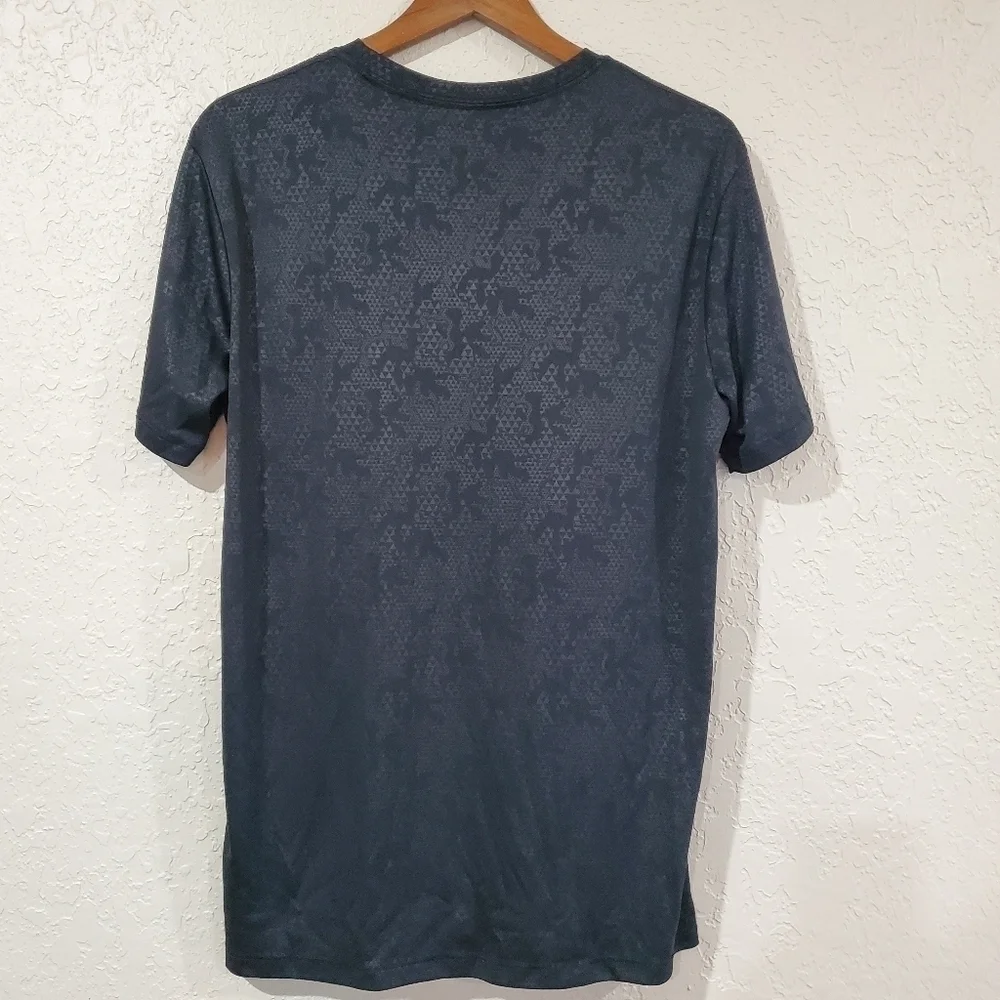 Marvel Punisher Black and White Short Sleeve 100% Polyester Shirt Size Medium - Picture 6 of 7